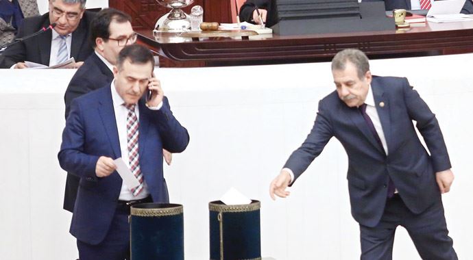 'Evet' diyenlerin çoğu 3 döneme takılanlar... 'Evet' diyenlerin çoğu 3 döneme takılanlar...