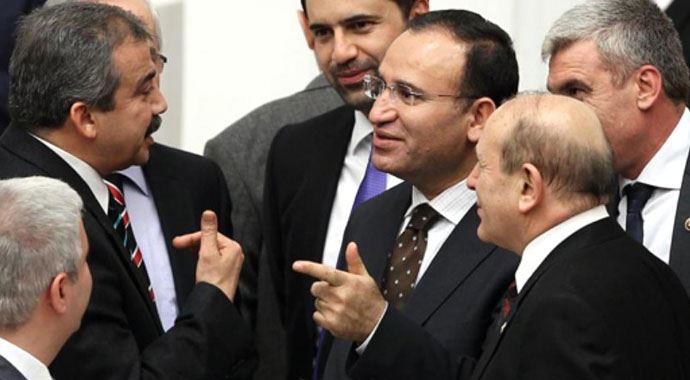 Burhan Kuzu: Sırrı bana bunu hep yapıyor
