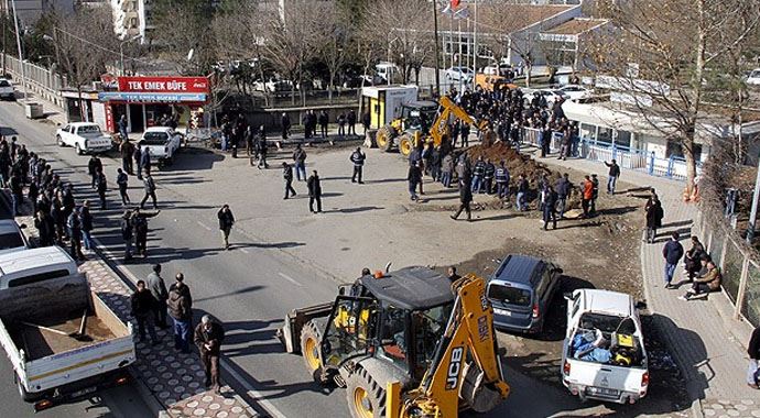 Diyarbakır'da hareketli dakikalar yaşanıyor Diyarbakır'da hareketli dakikalar yaşanıyor