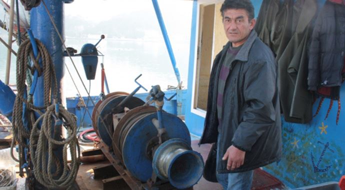 Balıkçı teknesinde dehşete düşüren ölüm Balıkçı teknesinde dehşete düşüren ölüm