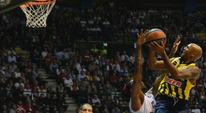 Fenerbahçe Ülker'den İtalya'da zafer Fenerbahçe Ülker'den İtalya'da zafer