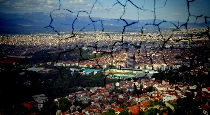 Bursa&#039;da deprem! İstanbul&#039;da da hissedildi