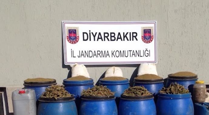Diyarbakır'da 291 kilo esrar ele geçirildi Diyarbakır'da 291 kilo esrar ele geçirildi