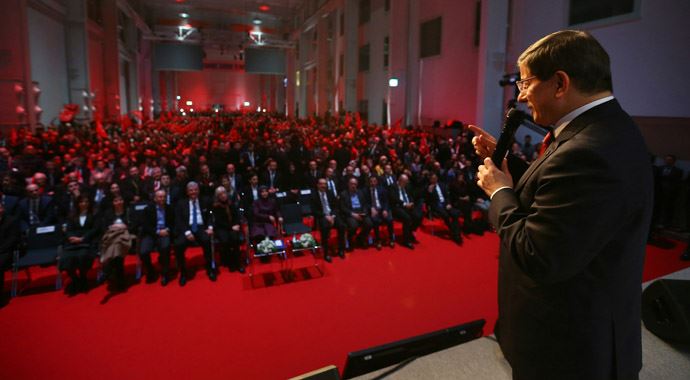 'AB'ye yalvarmayacağız, başımız dik gireceğiz' 'AB'ye yalvarmayacağız, başımız dik gireceğiz'