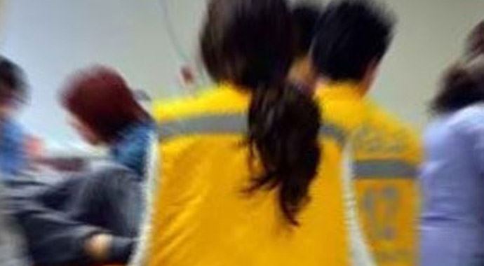 Basketbol takımını taşıyan otobüs devrildi: 10 yaralı Basketbol takımını taşıyan otobüs devrildi: 10 yaralı