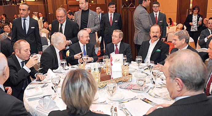 CHP kapıyı yine 'sağ'a doğru açtı CHP kapıyı yine 'sağ'a doğru açtı