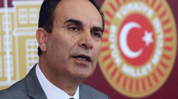 CHP'den istifa eden Cengiz, Merkez Partisi'ne gidecek CHP'den istifa eden Cengiz, Merkez Partisi'ne gidecek