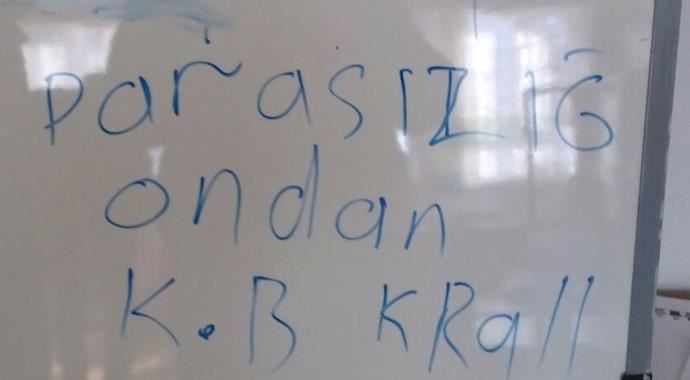 Okulu soyan hırsızlar arkalarında not bıraktı Okulu soyan hırsızlar arkalarında not bıraktı