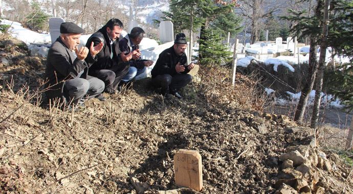 15 yıldır küs olan kardeşler 5 saat arayla...