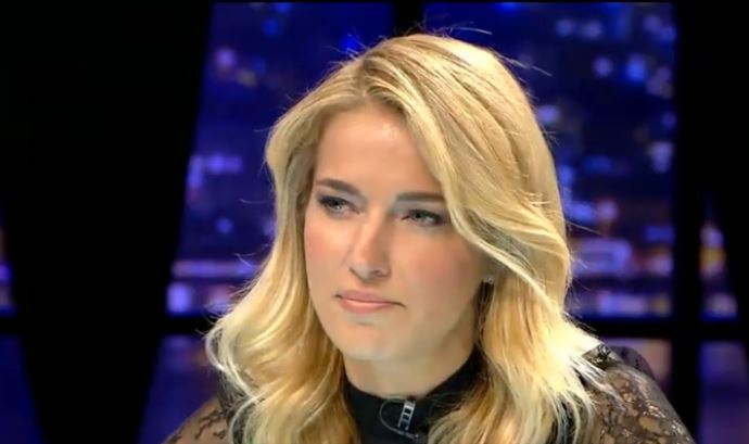 Burcu Esmersoy bile aldatılmış! İşte o açıklama Burcu Esmersoy bile aldatılmış! İşte o açıklama