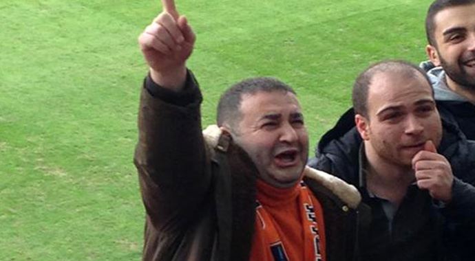 Şafak Sezer 3'lü çektirdi Şafak Sezer 3'lü çektirdi