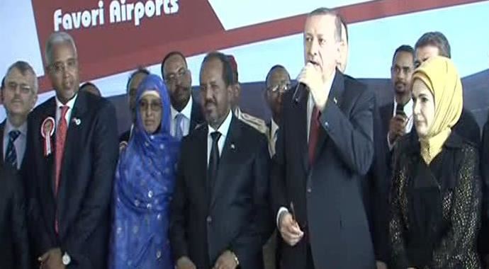 Cumhurbaşkanı Erdoğan ve eşi Somali'de bu marş ile karşılandı! Cumhurbaşkanı Erdoğan ve eşi Somali'de bu marş ile karşılandı!