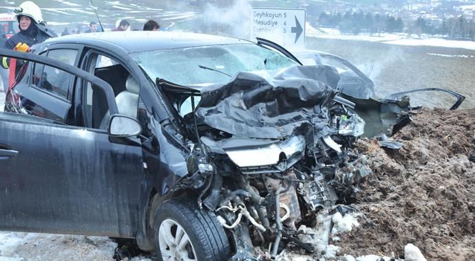 Samsun'da feci kaza, 1 ölü 7 de yaralı var Samsun'da feci kaza, 1 ölü 7 de yaralı var