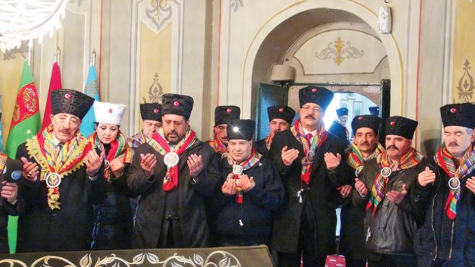 Ertuğrul Gazi'ye ziyaretçi akını Ertuğrul Gazi'ye ziyaretçi akını