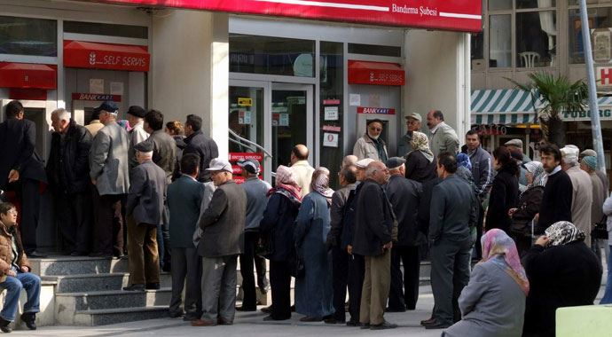 Emeklilere intibak zammı olacak mı?