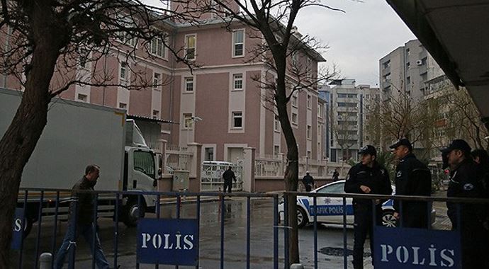 Yasadışı dinleme operasyonunda sorgular sürüyor Yasadışı dinleme operasyonunda sorgular sürüyor