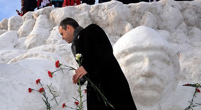 Bakan'dan Sarıkamış mesajı Bakan'dan Sarıkamış mesajı