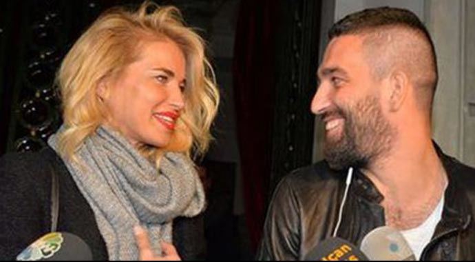 Burcu Esmersoy'dan Arda Turan'a büyük sürpriz! Burcu Esmersoy'dan Arda Turan'a büyük sürpriz!