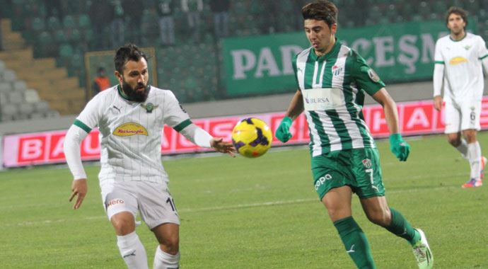 Bursaspor Akhisar'ı kolay geçti Bursaspor Akhisar'ı kolay geçti