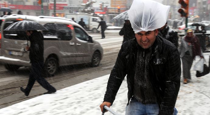 Meteoroloji uyardı! Çok soğuk havanın etkisine giriyoruz... Meteoroloji uyardı! Çok soğuk havanın etkisine giriyoruz...