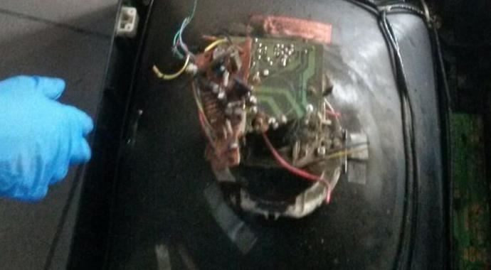 Televizyonun içinden uyuşturucu hap çıktı Televizyonun içinden uyuşturucu hap çıktı