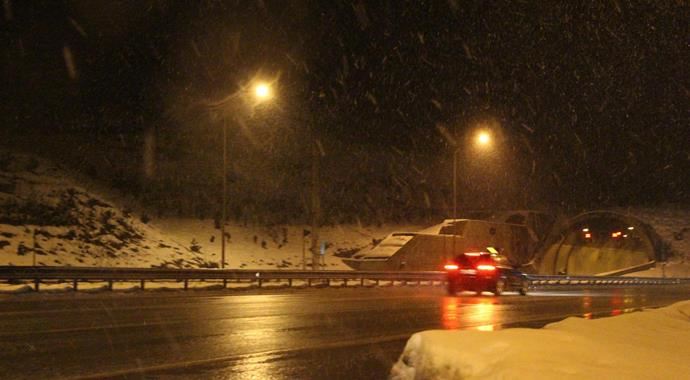 Meteoroloji uyarmıştı, kar başladı Meteoroloji uyarmıştı, kar başladı