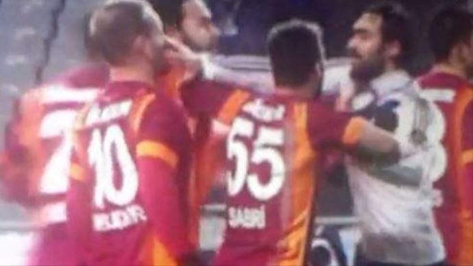 Beşiktaş-Galatasaray maçı Veli'nin kırmızı kartı Beşiktaş-Galatasaray maçı Veli'nin kırmızı kartı