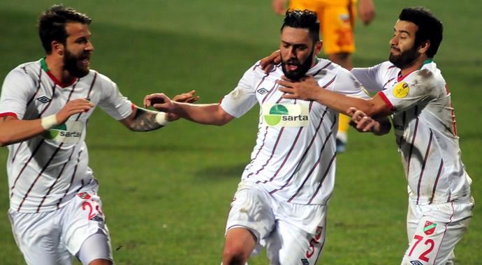 Karşıyaka likder Kayseri'yi devirdi Karşıyaka likder Kayseri'yi devirdi