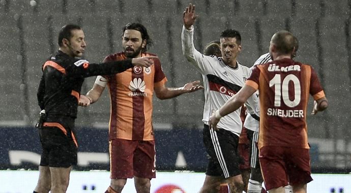 Beşiktaş Cüneyt Çakır'la kazanamıyor Beşiktaş Cüneyt Çakır'la kazanamıyor