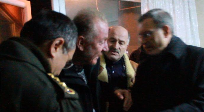 Şehit evine ateş düştü