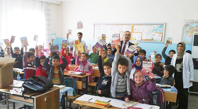 İstanbullu öğrenciler Adıyaman&#039;a yeni yıl hediyesi olarak kitap gönderdi