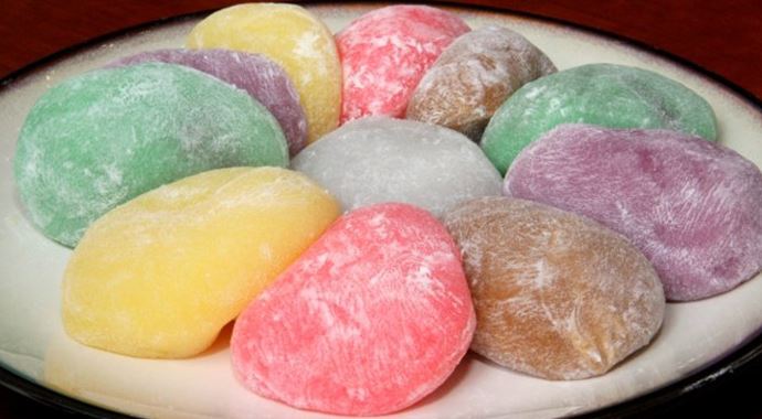 Japonların geleneksel yiyeceği mochi 9 kişiyi öldürdü Japonların geleneksel yiyeceği mochi 9 kişiyi öldürdü