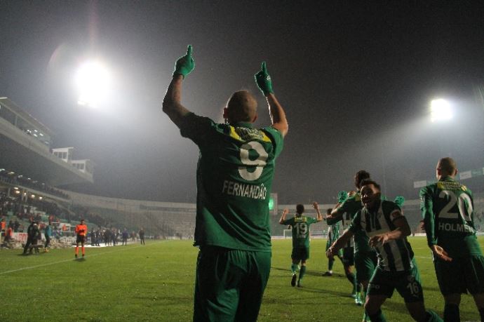 Fernandao efsanelere taş çıkartıyor Fernandao efsanelere taş çıkartıyor