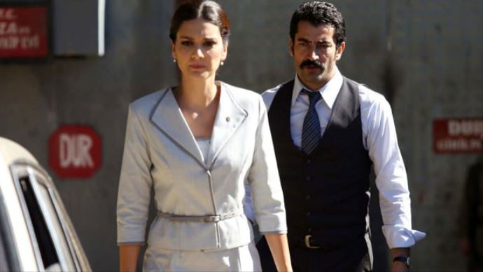 Kenan İmirzalıoğlu'ndan hayranlarını üzen karar Kenan İmirzalıoğlu'ndan hayranlarını üzen karar