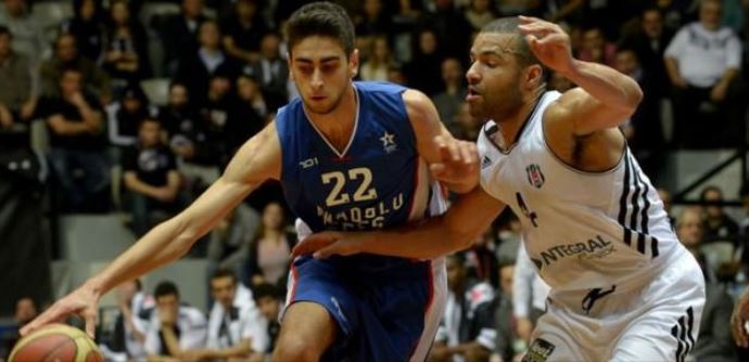 Nefes kesen maçta son gülen Anadolu Efes! Nefes kesen maçta son gülen Anadolu Efes!
