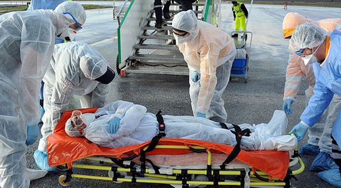 Ebola virüsünden 8 bin kişi öldü
