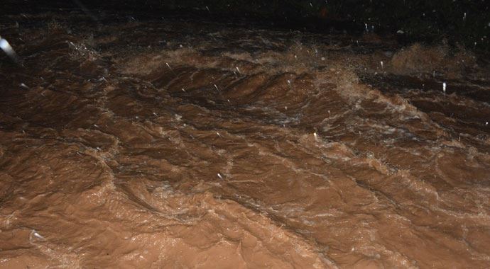 Şanlıurfa'da yağış sel getirdi