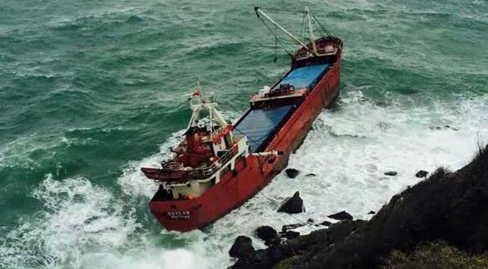 Marmara'da kara yük gemisinde korku dolu anlar Marmara'da kara yük gemisinde korku dolu anlar