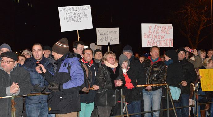 Almanya Pegida&#039;ya karşı birleşti!