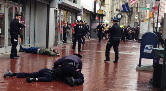 New York'ta 2 polise daha silahlı saldırı New York'ta 2 polise daha silahlı saldırı