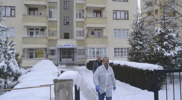 Konya'da 2 Nijeryalı soba gazından zehirlenerek öldü Konya'da 2 Nijeryalı soba gazından zehirlenerek öldü