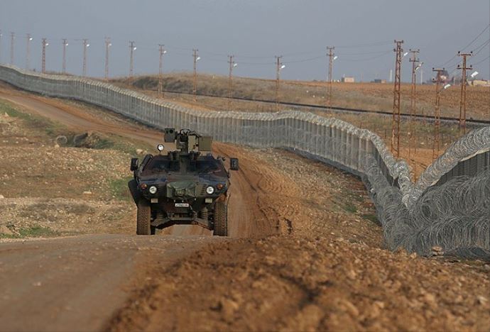 Kilis'te 4 IŞİD üyesi yakalandı Kilis'te 4 IŞİD üyesi yakalandı