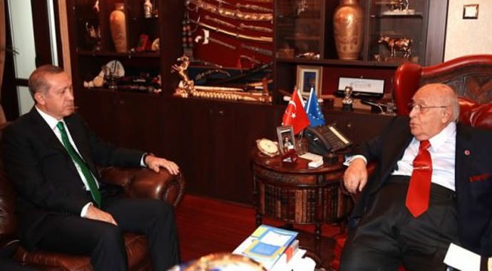 Süleyman Demirel'den Erdoğan için tek kelimelik yorum Süleyman Demirel'den Erdoğan için tek kelimelik yorum