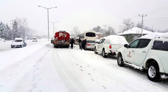 Bolu Dağı geçişine çığ düştü! Bolu Dağı geçişine çığ düştü!