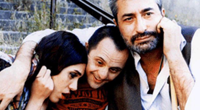 Erkan Petekkaya ve Şükran Ovalı'dan 'Yeni Dünya' Erkan Petekkaya ve Şükran Ovalı'dan 'Yeni Dünya'