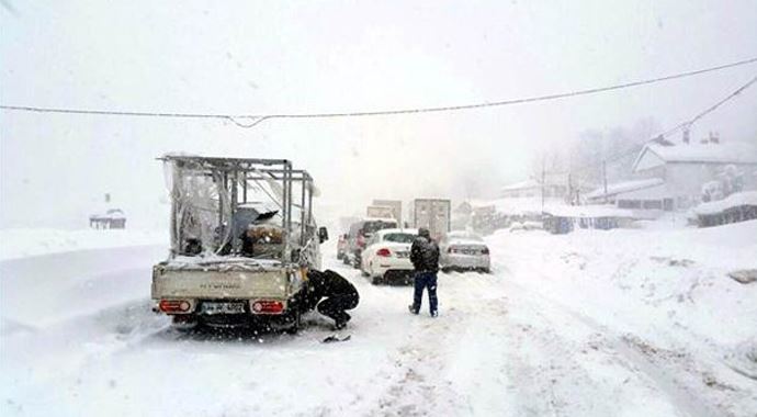 İstanbul - Ankara yoluna çığ düştü İstanbul - Ankara yoluna çığ düştü