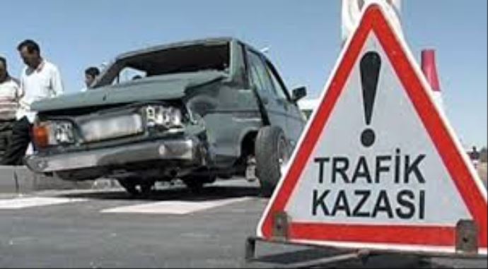 Bursa'da servis aracı devrildi: 1 ölü, 16 yaralı Bursa'da servis aracı devrildi: 1 ölü, 16 yaralı