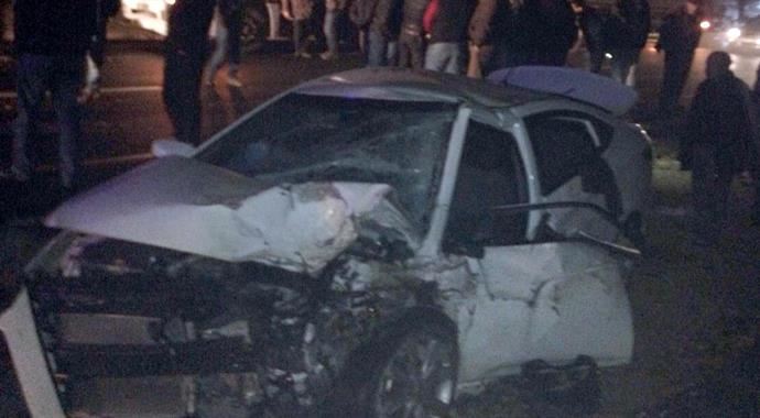Nusaybin'de kamyon otomobili biçti: 1 ölü, 5 yaralı Nusaybin'de kamyon otomobili biçti: 1 ölü, 5 yaralı