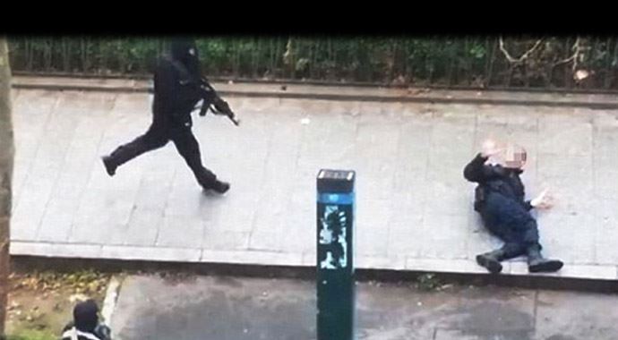 Paris'teki saldırıda görüntülerin montaj olduğu iddia edildi Paris'teki saldırıda görüntülerin montaj olduğu iddia edildi