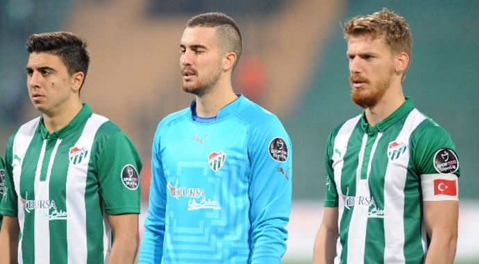 Serdar Aziz Galatasaray'a mı gidiyor? Serdar Aziz Galatasaray'a mı gidiyor?